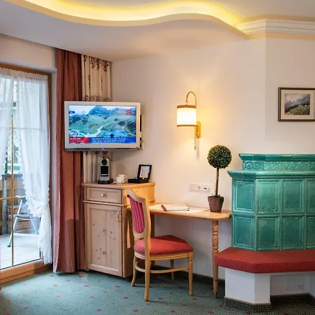 Alpenjuwel 4 Sterne Superior Otel