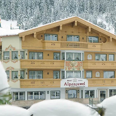 Alpenjuwel 4 Sterne Superior 턱스