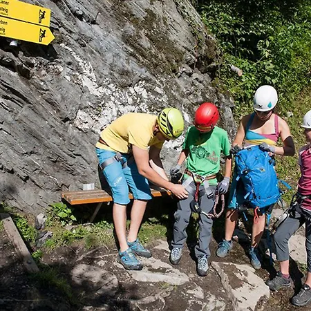 Alpenjuwel 4 Sterne Superior 턱스