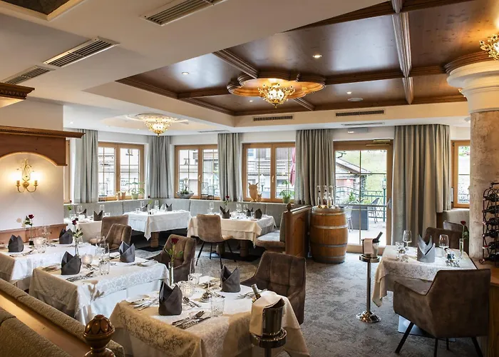 Alpenjuwel 4 Sterne Superior ホテル トゥクス