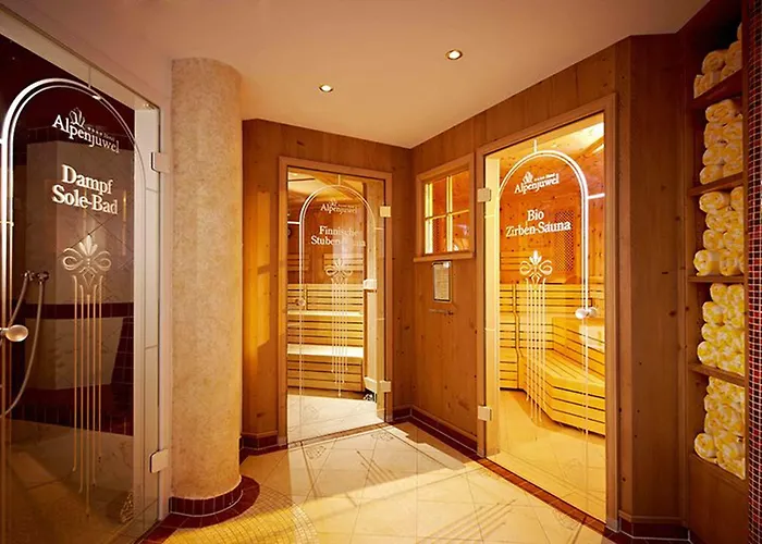 Alpenjuwel 4 Sterne Superior トゥクス