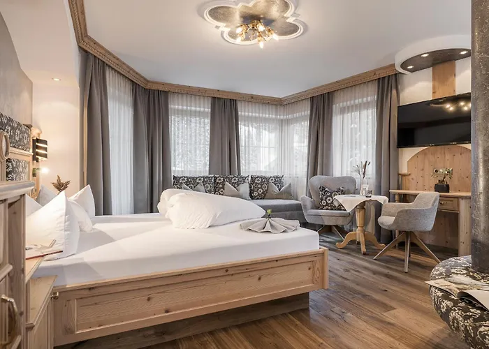 Alpenjuwel 4 Sterne Superior 4* トゥクス