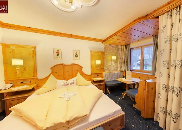 Alpenjuwel 4 Sterne Superior 4* トゥクス