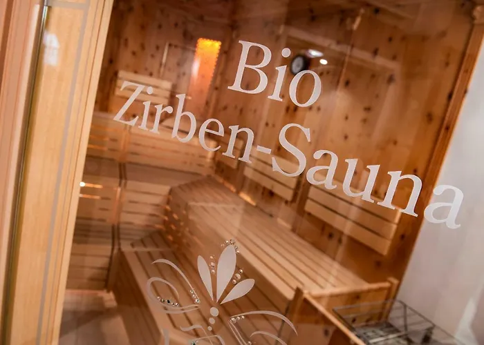 ホテル Alpenjuwel 4 Sterne Superior トゥクス